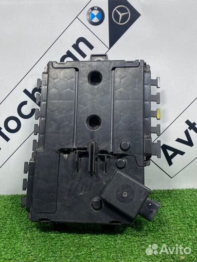 Блок предохранителей передний Mercedes-Benz