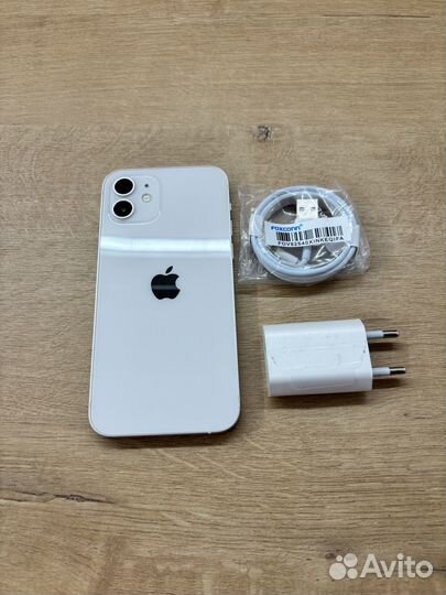 iPhone 12, 64 ГБ