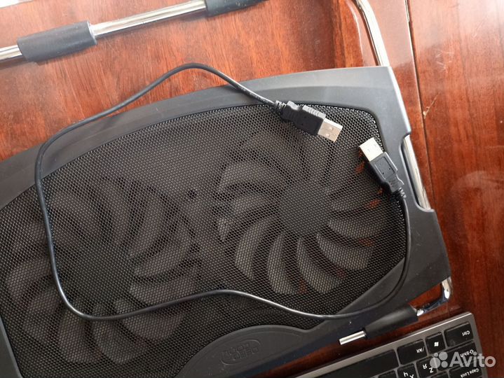 Охлаждающая подставка для ноутбука