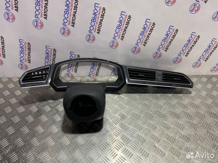 Кожух рулевой колонки Volkswagen Tiguan 2