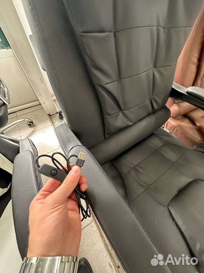 Офисное кресло 606