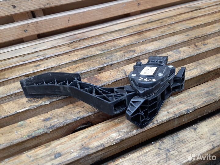 Opel Astra J GTC 1.4 - педаль газа (акселератора)