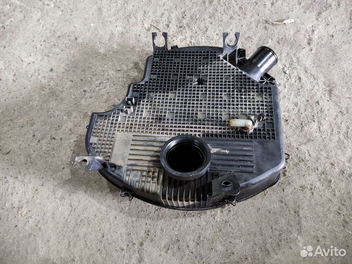 Рено Логан корпус воздушного фильтра
