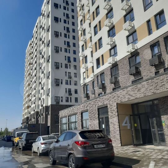 2-к. квартира, 55 м², 8/17 эт.