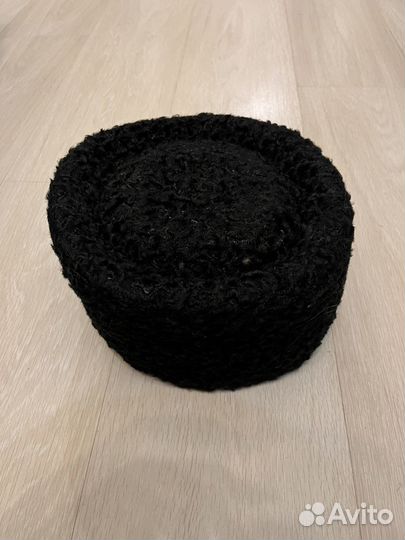 Шапка женская кубанка из каракуля