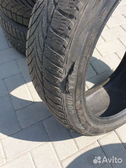 Goodyear UltraGrip Ice 2 215/45 R17 91T