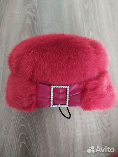Шапка норковая алая