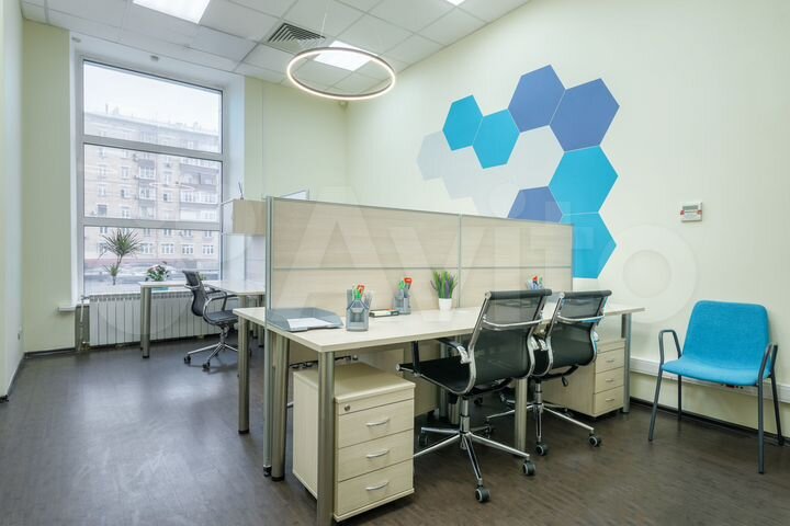 Здание, 3200 м²