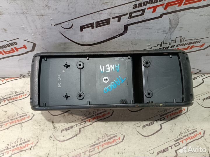 Бардачок toyota wish ANE10G ANE11W ZNE10G ZNE14G м