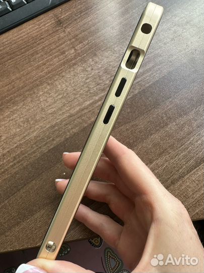 Чехол на iPhone 14 pro золотой