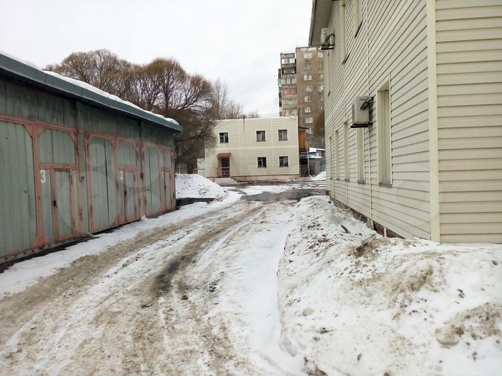Гараж, > 30 м²