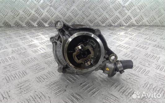 Насос вакуумный BMW 7 E65 (OKR01KX01)