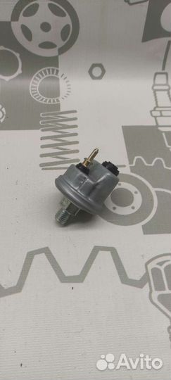 Датчик давления масла Mercedes 190 w201 w124