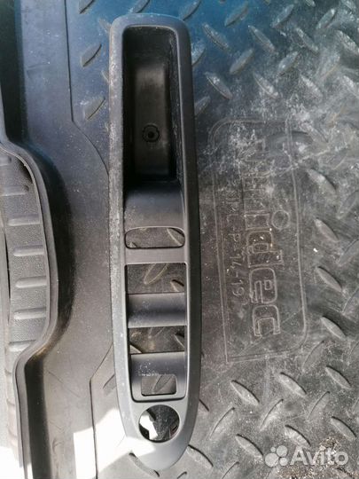 Блок управления стеклоподъемниками Ситроен с4