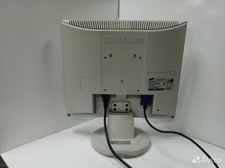 Монитор Samsung SyncMaster 710N