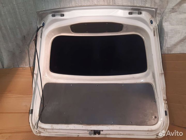 Задняя дверь nissan AD Y12