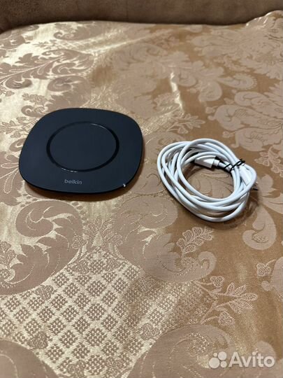 Беспроводное зарядное устройство Belkin
