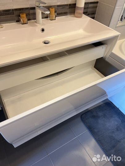 Тумба с раковиной для ванной подвесная