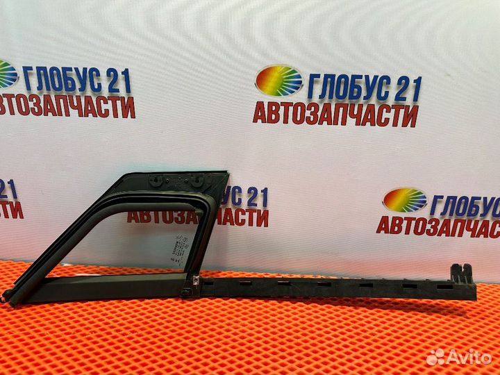 Форточка передняя левая Рено Каптюр Kaptur