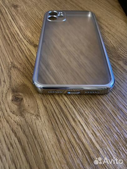 Чехол на iPhone 12