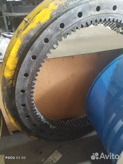 Опорный поворотный подшипник бу на кму