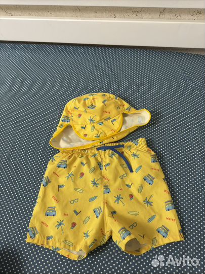 Плавки и шапочка для бассейна