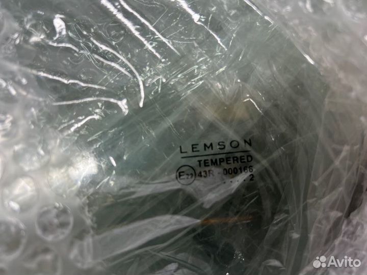 Стекло двери переднее левое Renault Sandero 1 2012