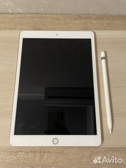 iPad 7 2019 года 32gb с Apple pencil