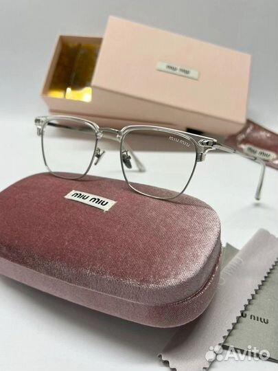 Имиджевые очки miu miu