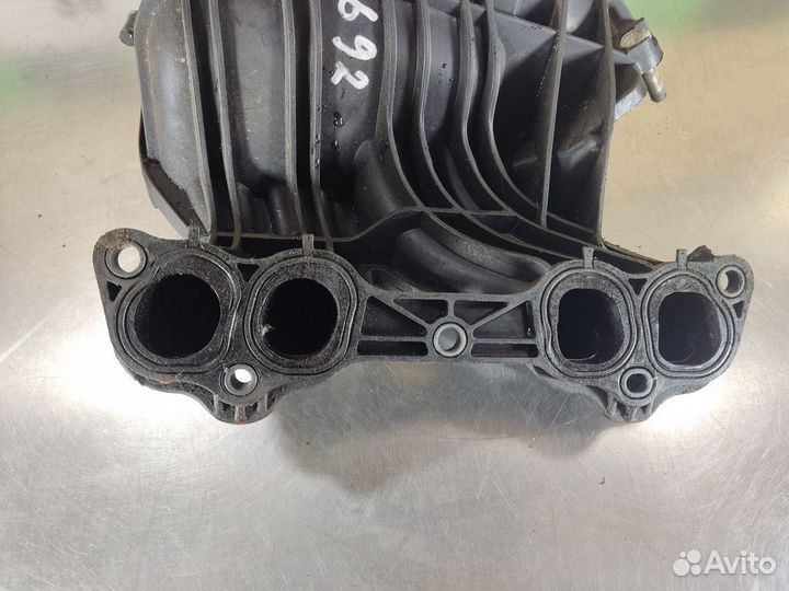 Коллектор впускной Vaz 2114