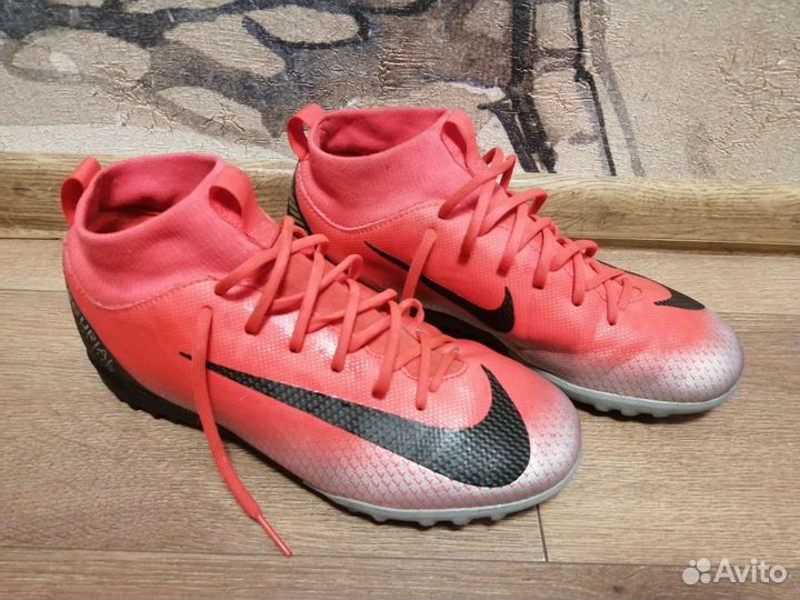 Футбольные бутсы nike 38 размер