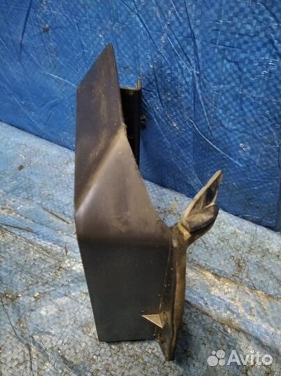 Направляющая заднего бампера задняя левая Renault