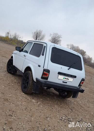 LADA 4x4 (Нива) 1.7 МТ, 2005, 100 000 км