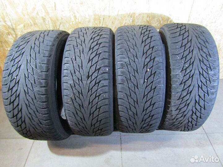 Nokian Tyres Hakkapeliitta R2 235/55 R17