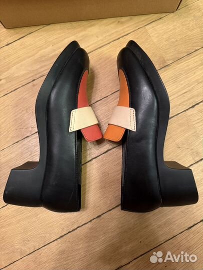 Лоферы двухцветные женские Camper