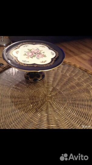 Тортница на ножке