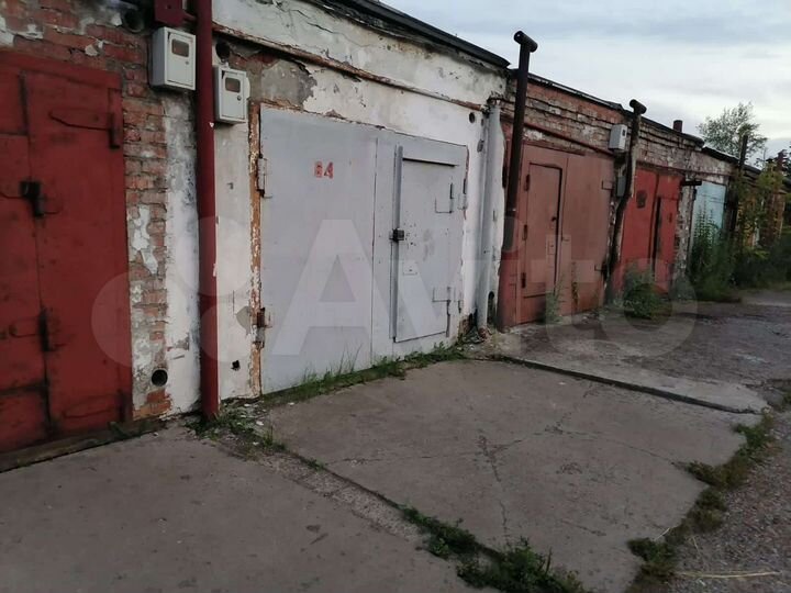 Гараж, > 30 м²