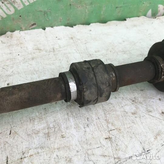 Полуось передняя левая Митсубиси Галант 8