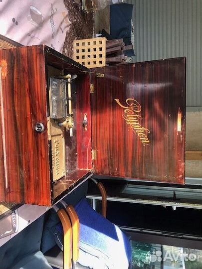 Старинная музыкальная шкатулка 