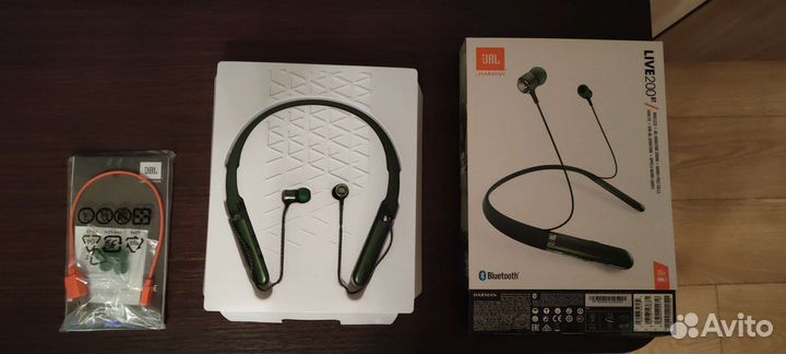 Беспроводные наушники JBL live 200 bt