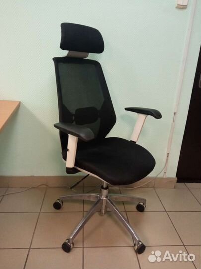 Компьютерное кресло