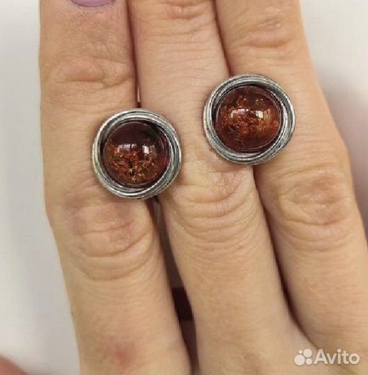 Серебряные серьги с янтарем