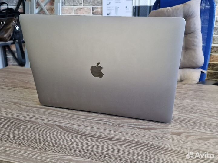 Macbook pro 15 2018 i7