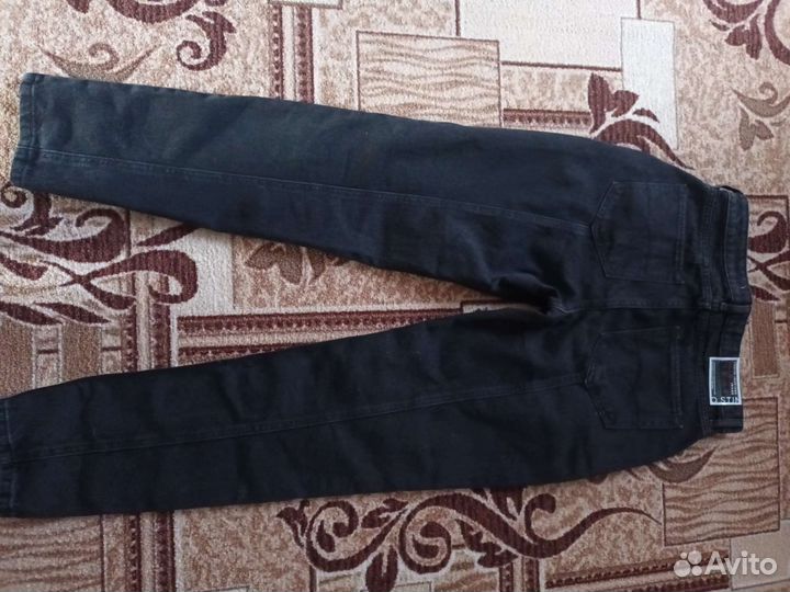 Джинсы новые