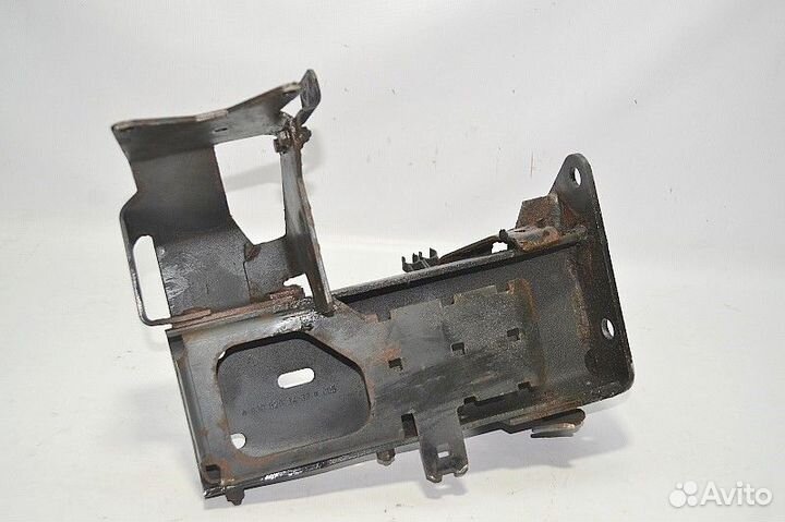 Кронштейн подножки, левый mercedes-benz Actros MP2