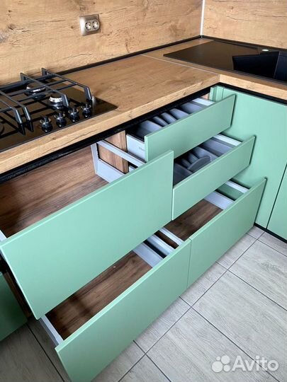 Кухонный гарнитур в частный дом