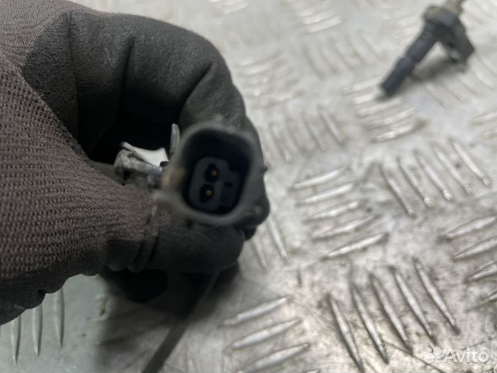 Датчик ABS передний левый Lexus CT (1)