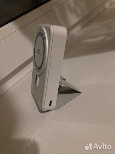 Повербанк с беспроводной зарядкой