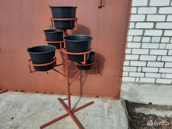 Подставка для цветов на дачу