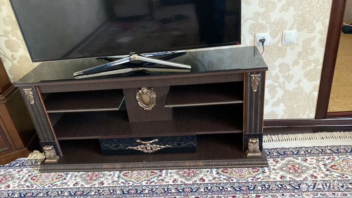 Тумба под телевизор